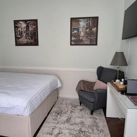 Casa Baritiu Hotel *