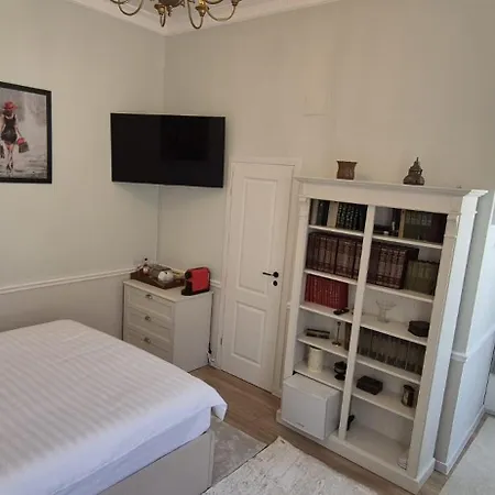 Casa Baritiu Hotel *